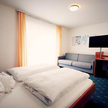 Gruener Baum Garni Hotel Krumbach Exterior foto